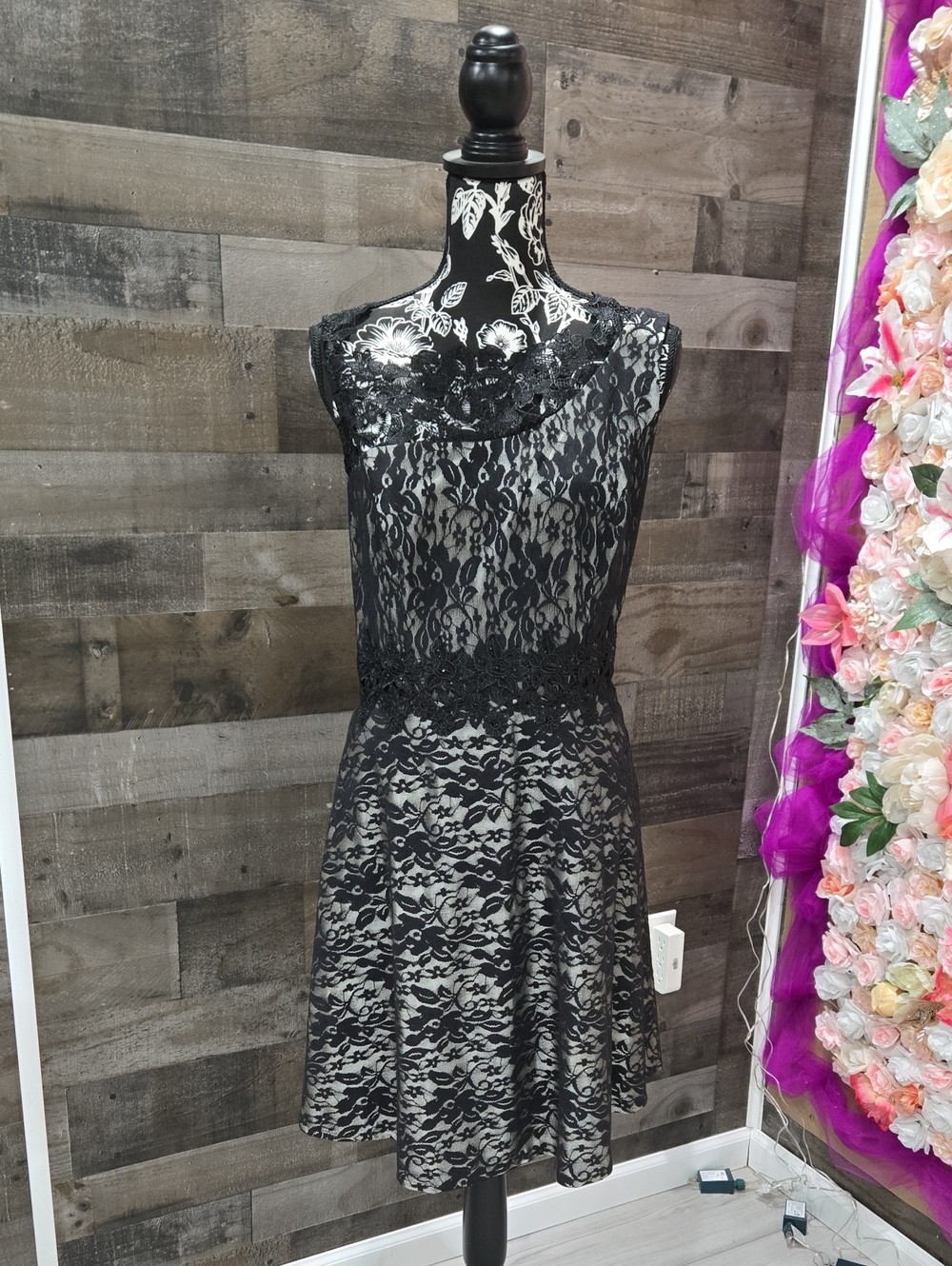 Black Lace Sleeveless Fit-and-Flare Dress